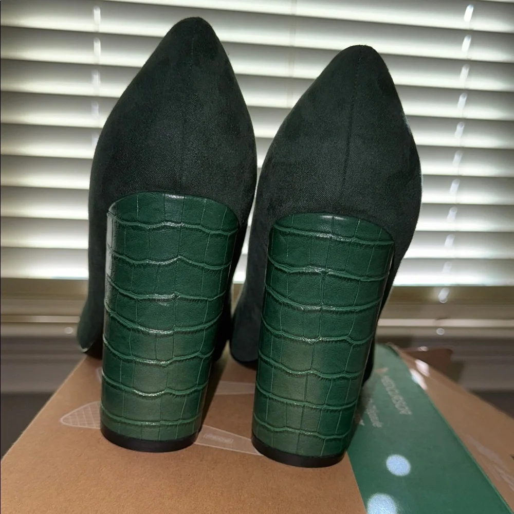 Nine West Dark Green Suede Pointed Toe Pumps - Picture 3 of 5